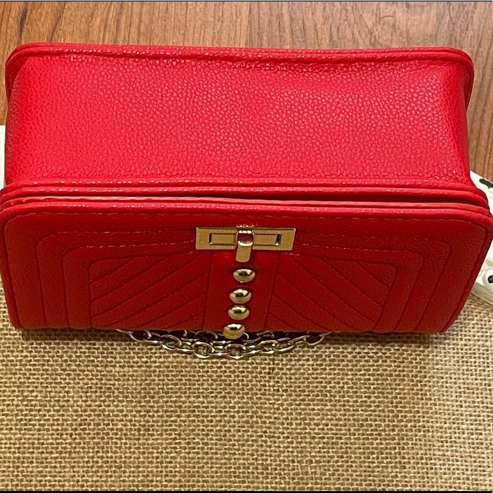 Red Crossbody Shoulder Handbag - Picture 6 of 6